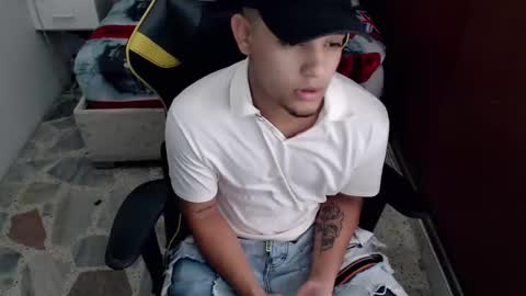 Snapshot of eskayler_ chatting on September 19, 2025, 6:52 pm eskayler_ online show from September 19, 2025, 6:52 pm