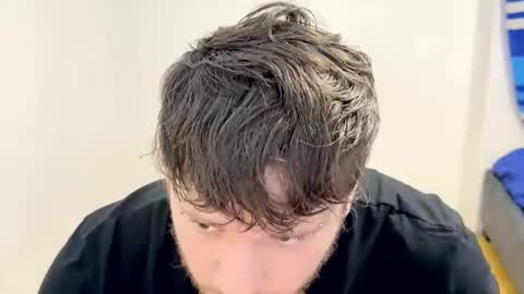 eskol212 online show from April 15, 2026, 9:04 pm