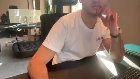 Snapshot of eskp chatting on March 10, 2025, 8:04 am eskp online show from March 10, 2025, 8:04 am