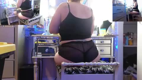 eslosyliz213 online show from February 16, 2025, 9:48 am