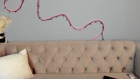 Esme Runn online show from February 3, 2025, 10:03 am