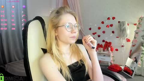 Snapshot of esme_runn chatting on May 5, 2026, 3:03 am Esme Runn online show from May 5, 2026, 3:03 am