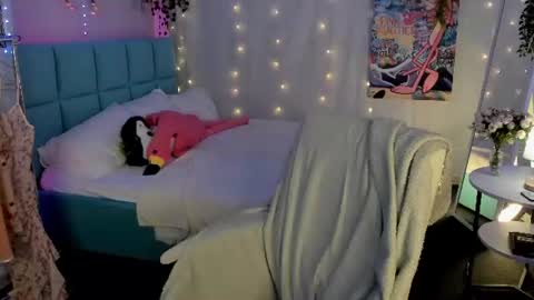 Esme Runn online show from June 27, 2026, 3:11 am