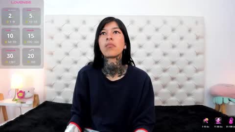 esmeralda  online show from January 19, 2026, 2:32 pm