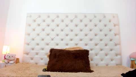 esmeralda  online show from April 18, 2026, 7:58 pm