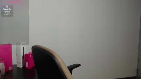 esmeralda_bk online show from November 25, 2025, 9:26 pm