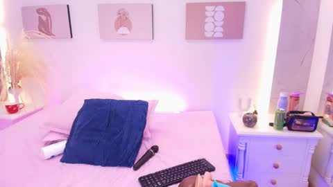 esmeralda online show from March 13, 2026, 4:41 am