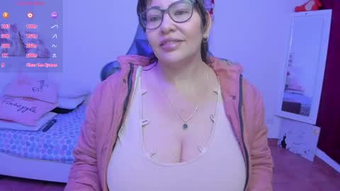 esme online show from April 13, 2026, 8:03 pm