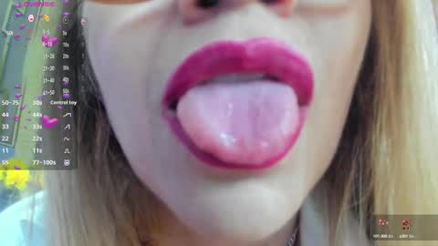 Esmeralda .INDEPENDENT MODEL online Monday to Saturday 3 pm Chicago online show from March 3, 2025, 8:43 pm