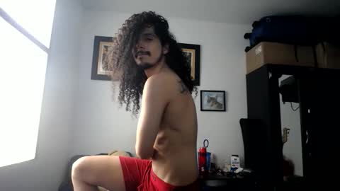 Esnider online show from April 24, 2026, 8:00 pm