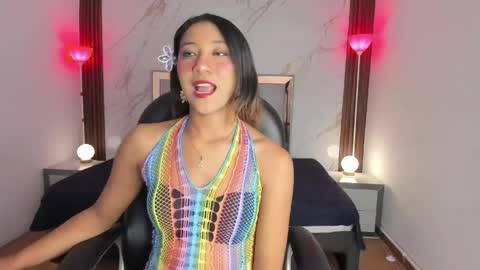 esperanzamora online show from April 29, 2026, 11:58 am