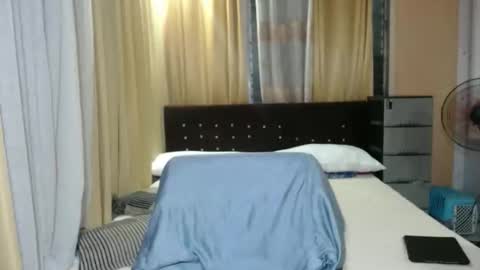 Snapshot of essabot chatting on January 18, 2026, 9:40 pm essabot online show from January 18, 2026, 9:40 pm