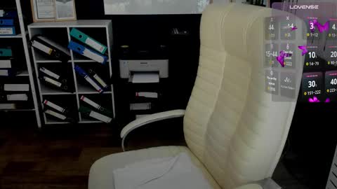 Ava online show from December 5, 2025, 1:58 am