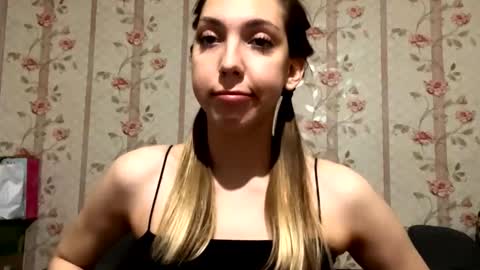 Kate online show from November 22, 2025, 4:06 pm