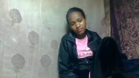 Snapshot of estancelee chatting on June 21, 2026, 1:13 pm estancelee online show from June 21, 2026, 1:13 pm