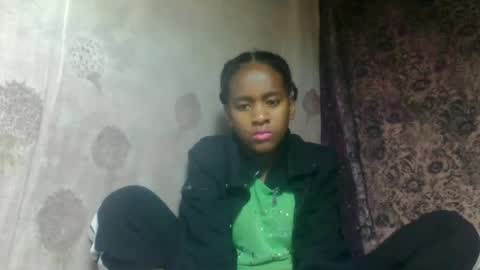 Snapshot of estancelee chatting on July 1, 2026, 7:24 pm estancelee online show from July 1, 2026, 7:24 pm
