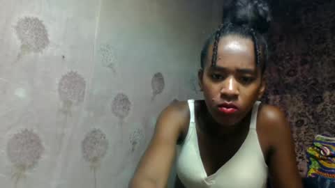 Snapshot of estancelee chatting on July 4, 2026, 9:32 pm estancelee online show from July 4, 2026, 9:32 pm