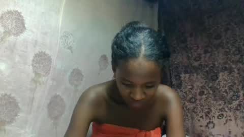 Snapshot of estancelee chatting on July 7, 2026, 7:23 am estancelee online show from July 7, 2026, 7:23 am