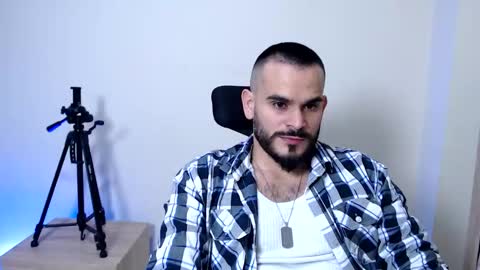 Esteban Fernandez online show from March 3, 2026, 4:07 am