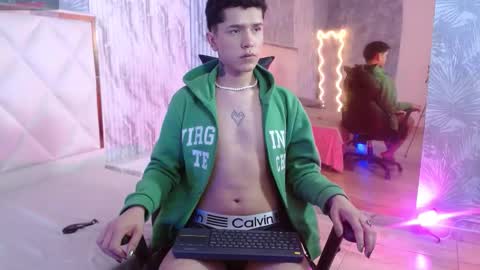 estefan_tay online show from February 9, 2026, 7:18 pm