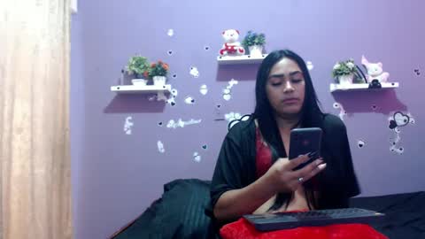 Snapshot of estefania_5 chatting on February 4, 2025, 3:36 pm Estefania 5 online show from February 4, 2025, 3:36 pm
