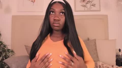 estefany online show from December 18, 2025, 3:23 am