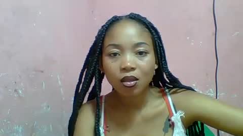 estelah20 online show from November 16, 2025, 6:19 am