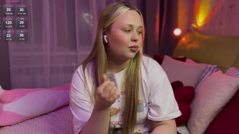 Estella online show from March 4, 2026, 6:58 pm