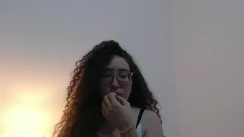 Snapshot of esteralcantara chatting on February 11, 2026, 1:21 am esteralcantara online show from February 11, 2026, 1:21 am