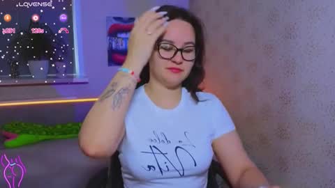 EsterPlayful online show from October 21, 2025, 8:15 am