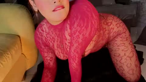 estrella05_ online show from November 19, 2025, 5:40 am