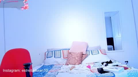 Snapshot of estrella_duran chatting on January 17, 2025, 1:57 am Estrellita online show from January 17, 2025, 1:57 am