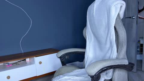 Snapshot of estremecerse chatting on January 18, 2025, 12:04 pm Alex online show from January 18, 2025, 12:04 pm