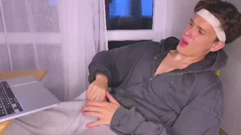 Alex online show from June 30, 2026, 7:04 pm