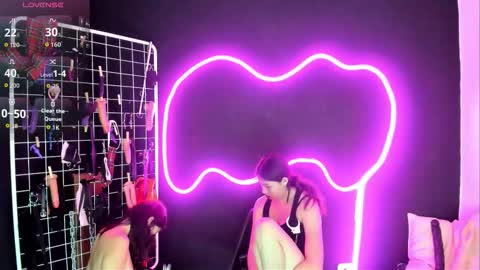 Cloe and Megan online show from October 31, 2025, 5:47 pm