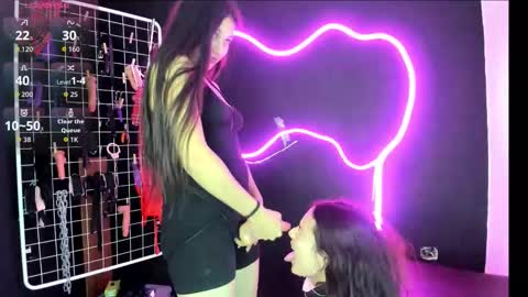 Cloe and Megan online show from November 6, 2025, 11:04 pm