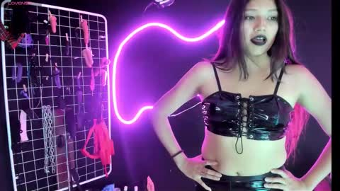 Cloe and Megan online show from November 11, 2025, 7:58 pm