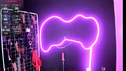 Cloe and Megan online show from November 18, 2025, 7:18 pm