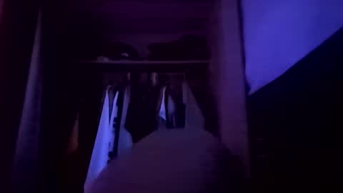 et528007 online show from October 3, 2025, 4:53 am