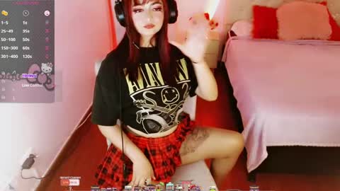 Moon online show from October 3, 2025, 8:17 pm