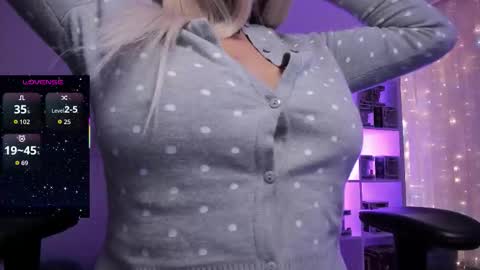 Snapshot of eternalmuse chatting on November 5, 2025, 9:20 am eternalmuse online show from November 5, 2025, 9:20 am