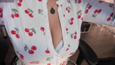 Snapshot of eternalmuse chatting on November 28, 2025, 9:12 am eternalmuse online show from November 28, 2025, 9:12 am