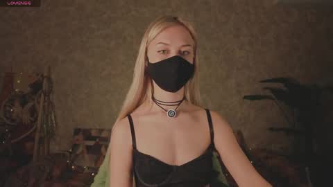 Sophia online show from April 1, 2026, 11:35 pm