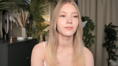 Natalie online show from September 27, 2025, 5:45 am
