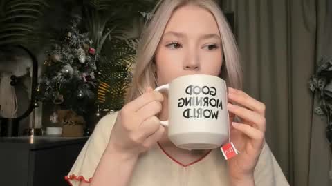 Natalie online show from December 21, 2025, 5:36 am