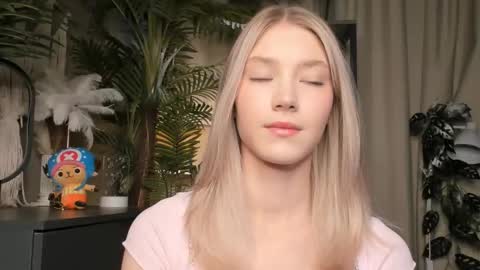 Natalie online show from February 8, 2026, 5:44 am