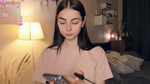 Snapshot of eternity_is_endless chatting on November 15, 2025, 7:49 am Mary online show from November 15, 2025, 7:49 am