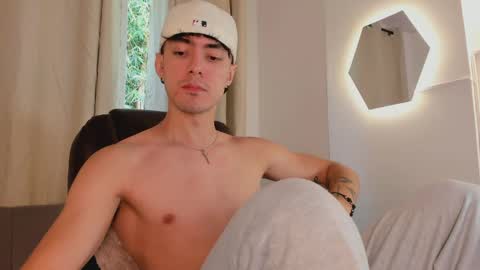 etham_wolf1 online show from April 10, 2026, 3:50 pm