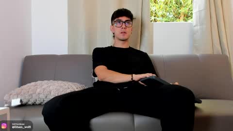 etham_wolf1 online show from April 24, 2026, 5:59 pm