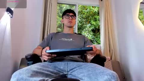 etham_wolf1 online show from June 8, 2026, 6:41 pm